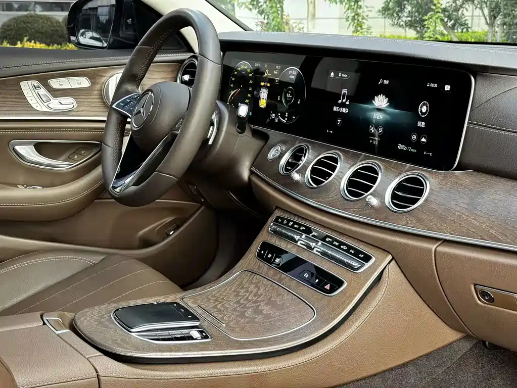 Mercedes-Benz E-Class 2021 — фото 11