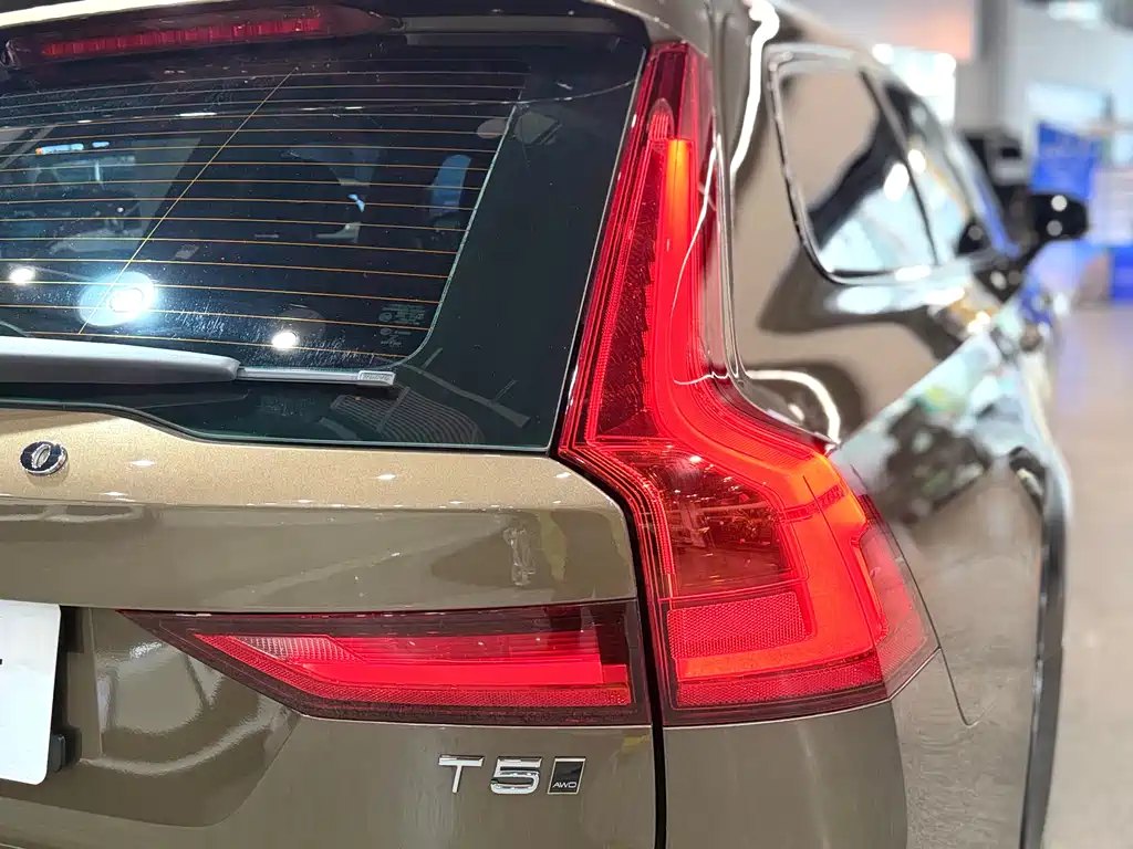 Volvo V90 2018 — фото 13