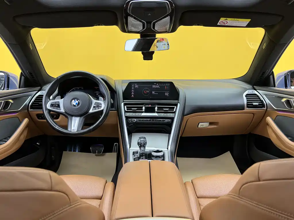 BMW 8 Series 2021 — фото 17