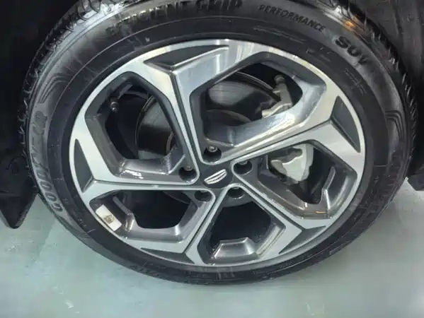 Geely Xingyue L 2025