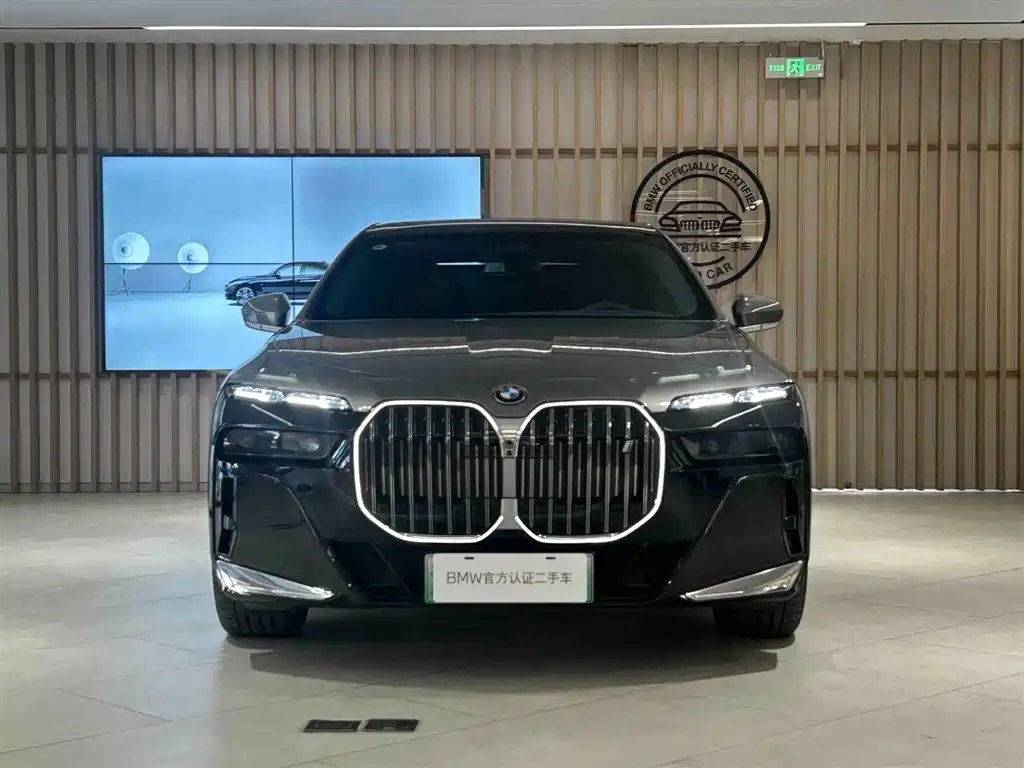 BMW i7 2024 — фото 3