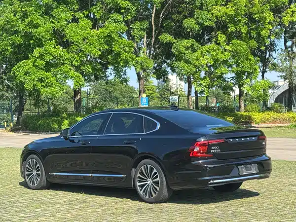 Volvo S90 2024