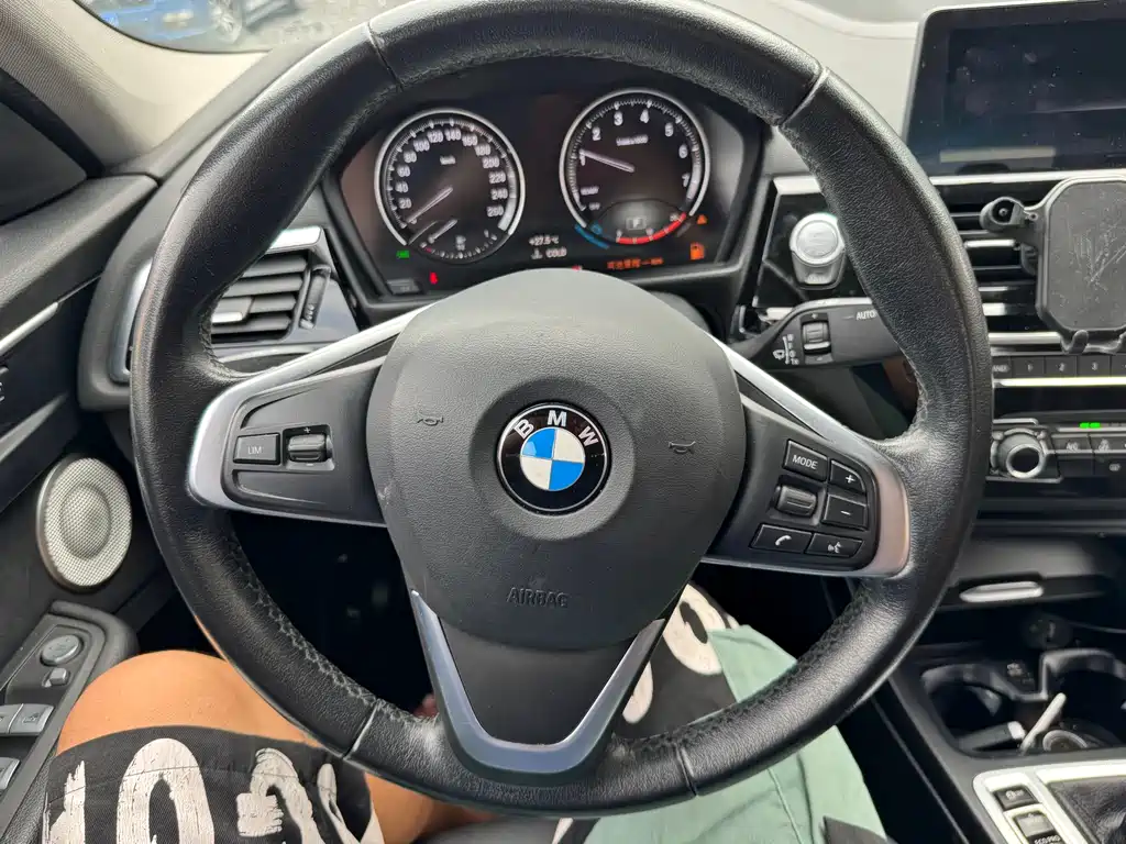 BMW 1 Series 2021 — фото 9