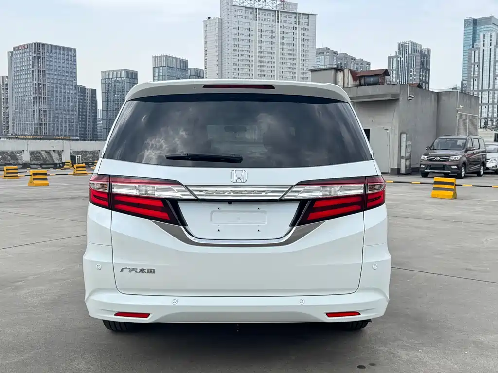 Honda Odyssey 2018 — фото 13