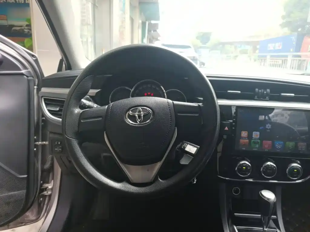 Toyota Corolla 2017 — фото 11
