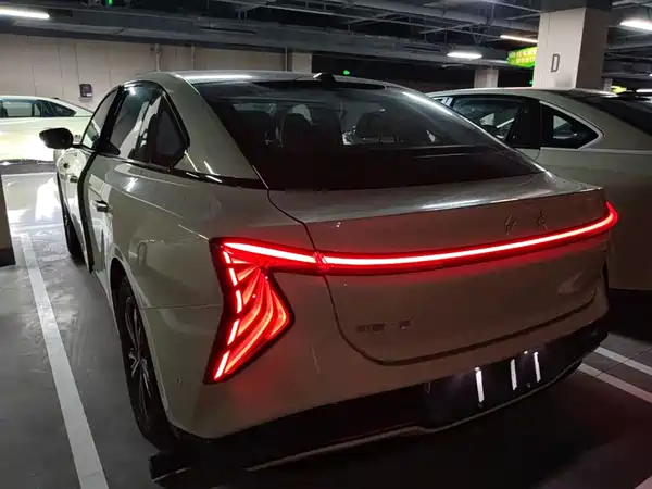 Hongqi EH7 2026