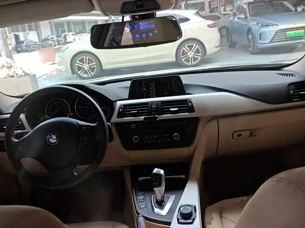 BMW 3 Series 2015 — фото 10