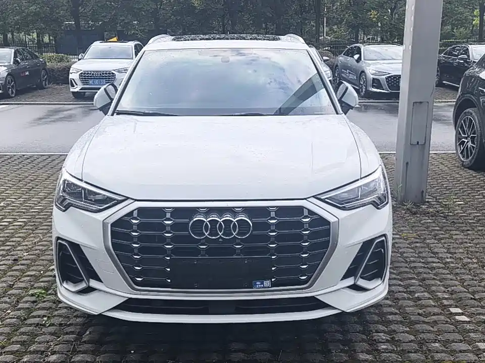Audi Q3 2022 — фото 2
