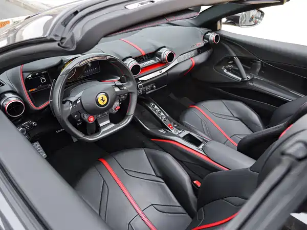 Ferrari 812 2023
