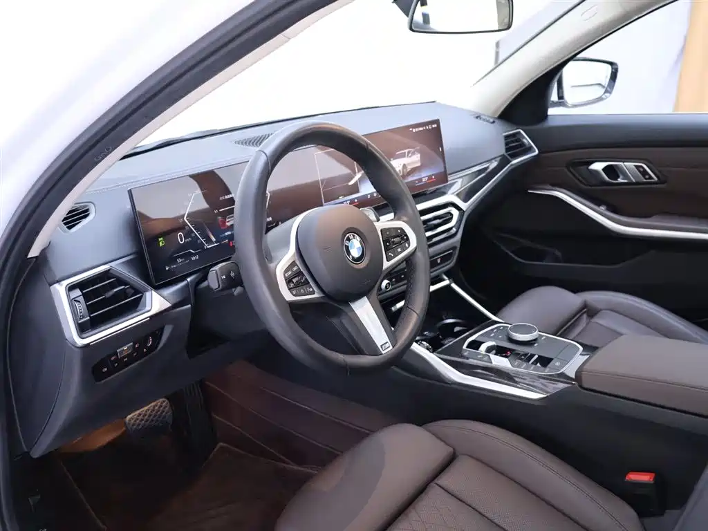 BMW 3 Series 2023 — фото 11