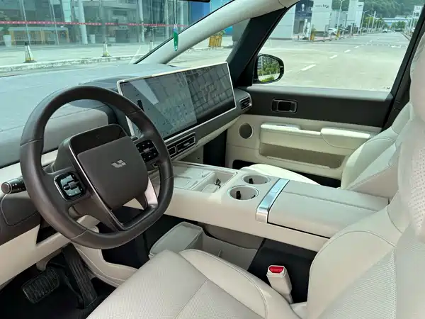 Li Auto MEGA 2025