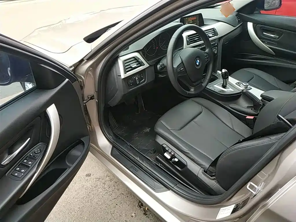 BMW 3 Series 2016 — фото 16