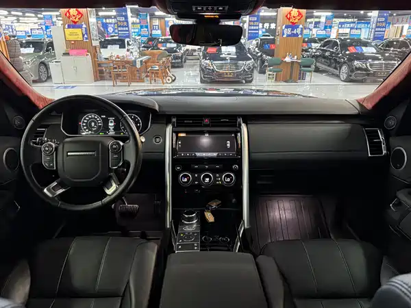 Land Rover Discovery 2019