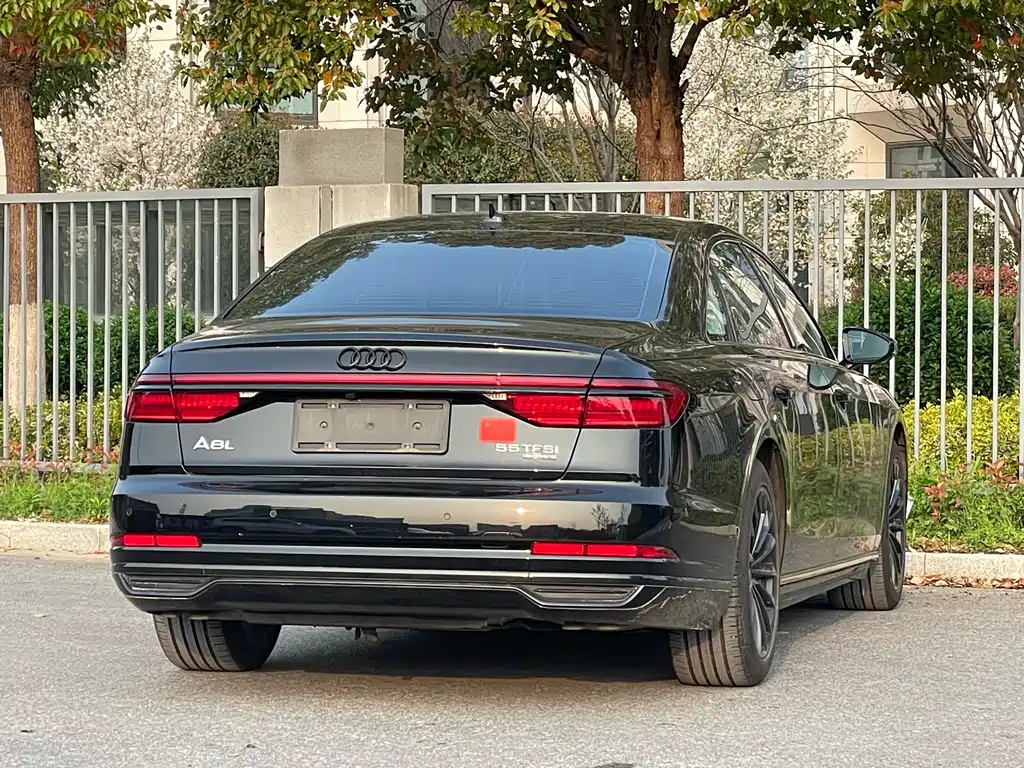 Audi A8 2021 — фото 5