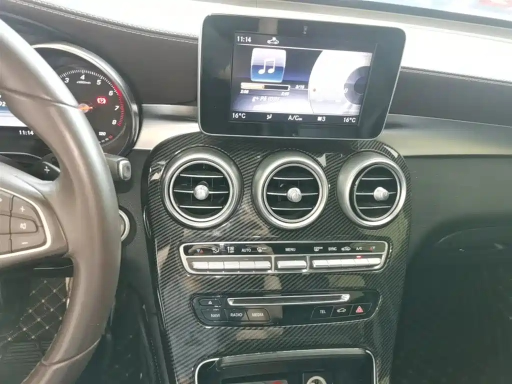 Mercedes-Benz GLC 2018 — фото 13