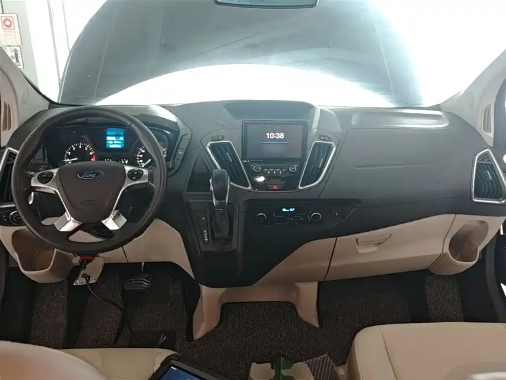 Ford Tourneo 2020 — фото 10