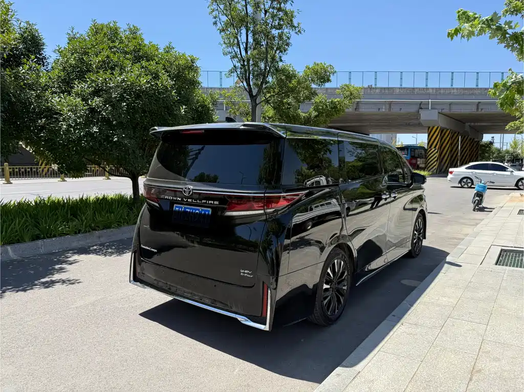Toyota Vellfire 2025 — фото 4