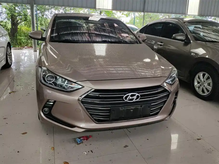 Hyundai Elantra 2019 — фото 2