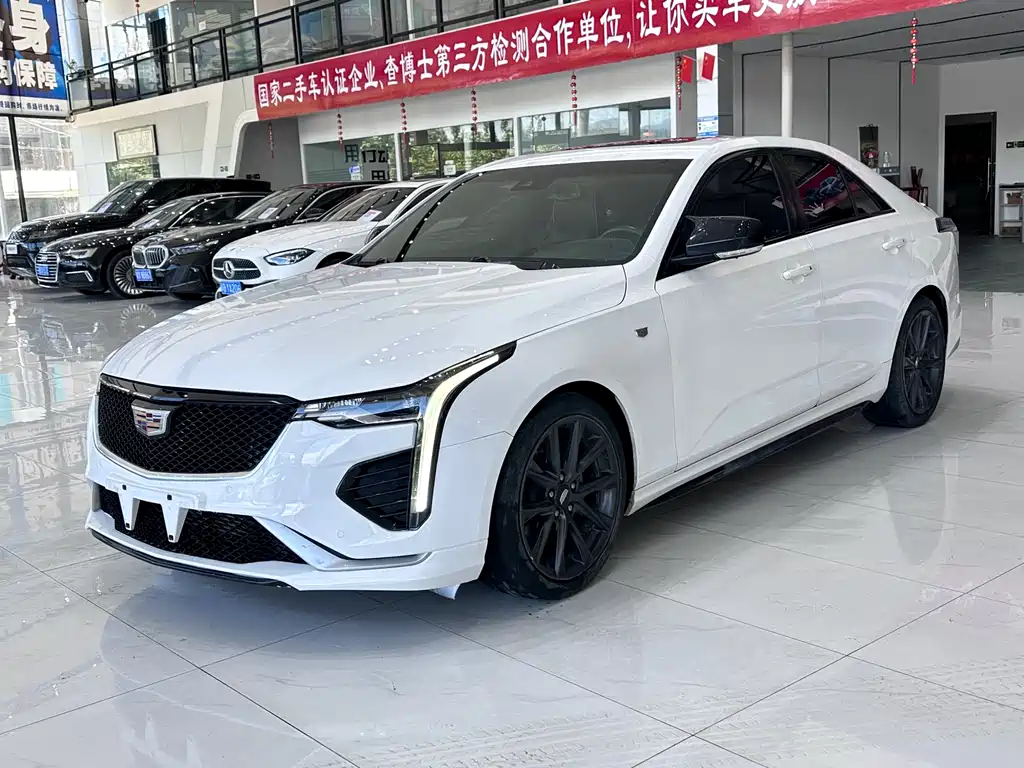 Cadillac CT4 2020 — фото 1