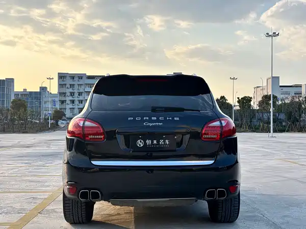 Porsche Cayenne 2011