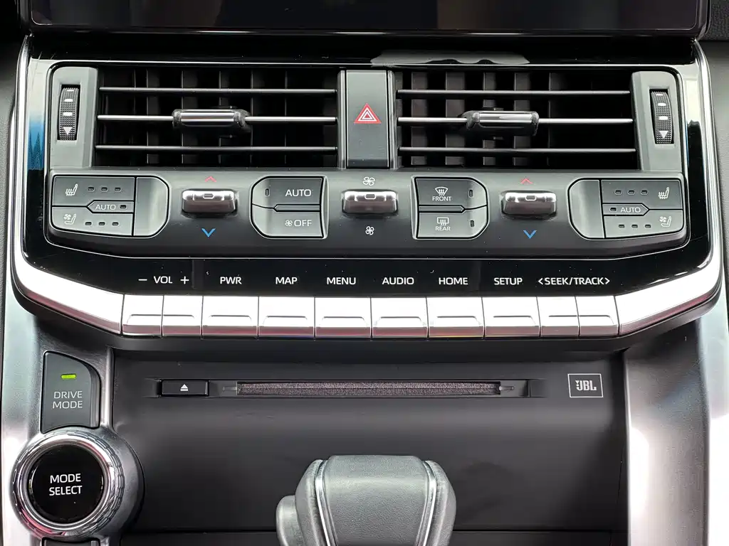 Toyota Land Cruiser 2023 — фото 10