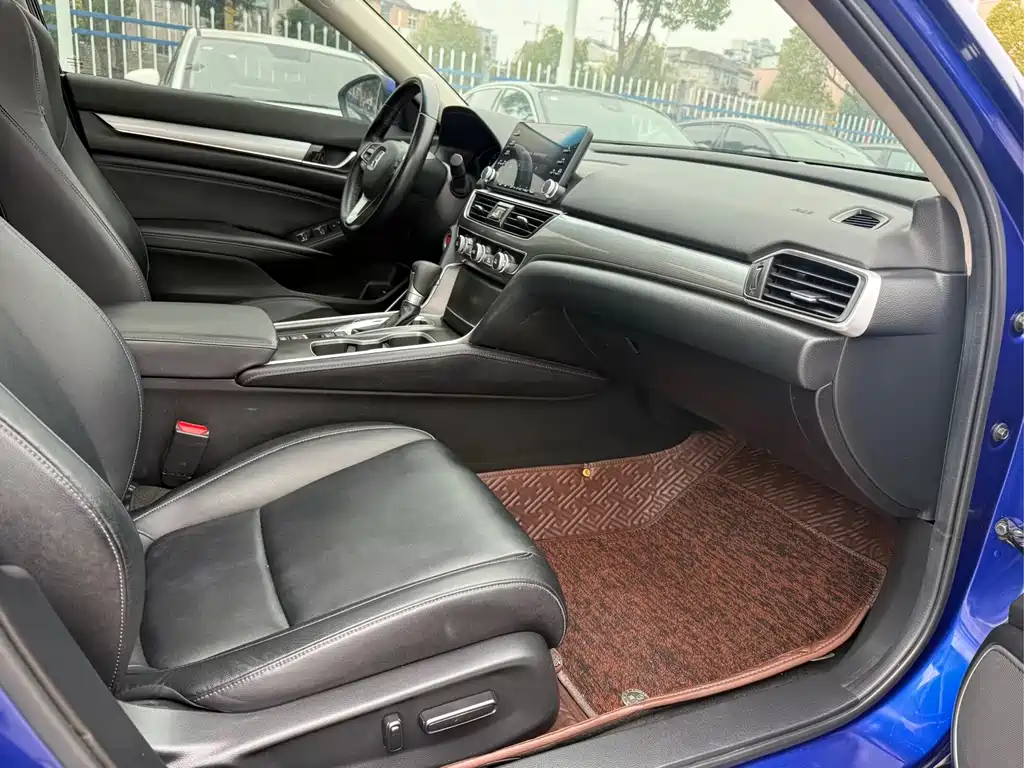Honda Accord 2021 — фото 10
