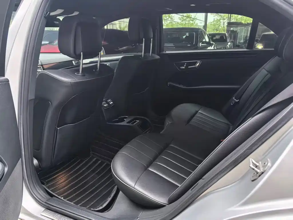 Mercedes-Benz E-Class 2015 — фото 8