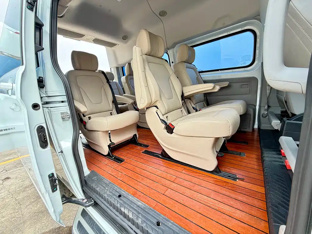 Ford Transit 2023 — фото 13