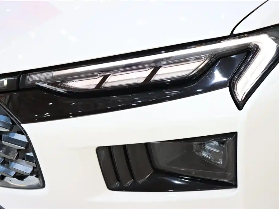 Ford Mondeo 2023 — фото 18