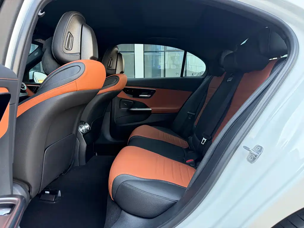 Mercedes-Benz C-Class 2024