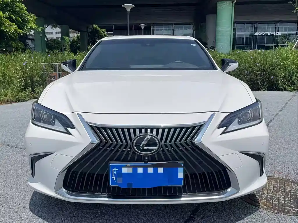 Lexus ES 2020 — фото 2