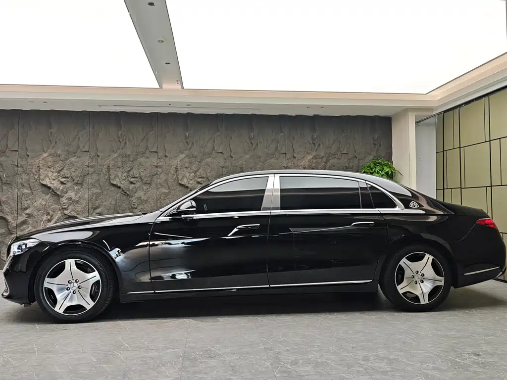 Mercedes-Benz Maybach S-Class 2023