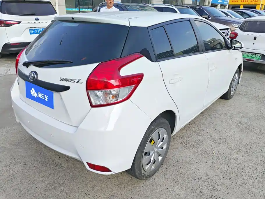 Toyota Yaris L 2014 — фото 3