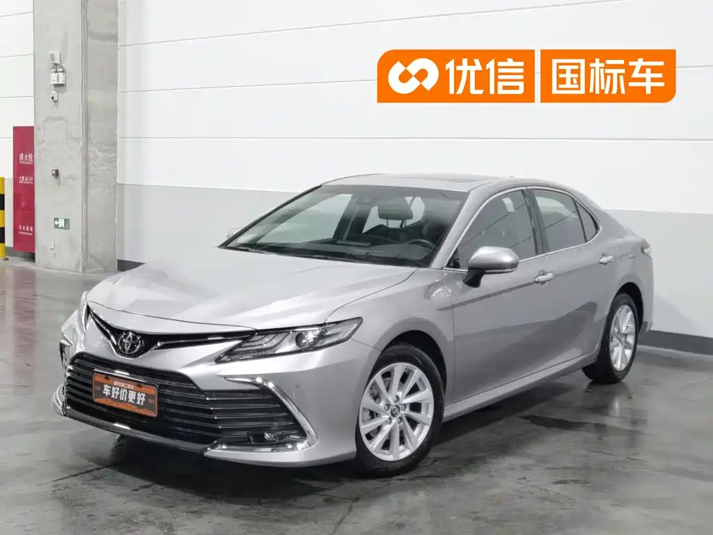 Toyota Camry 2022 — фото 1