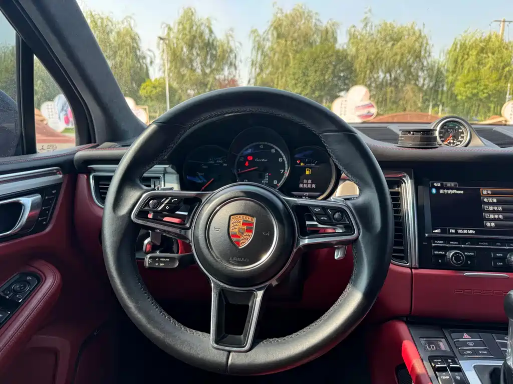 Porsche Macan 2015 — фото 18