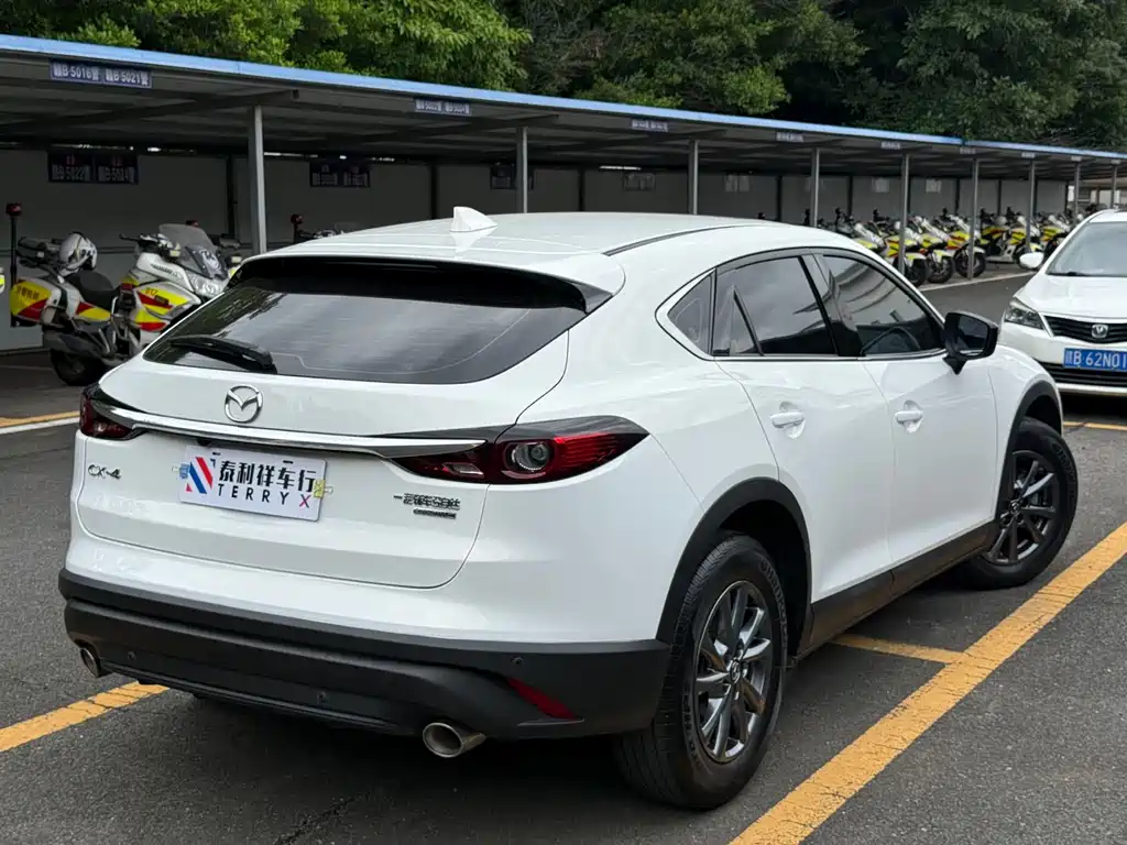Mazda CX-4 2023