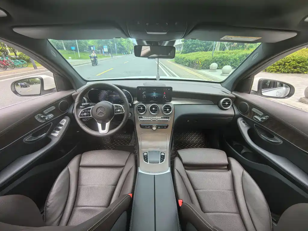 Mercedes-Benz GLC 2020 — фото 17