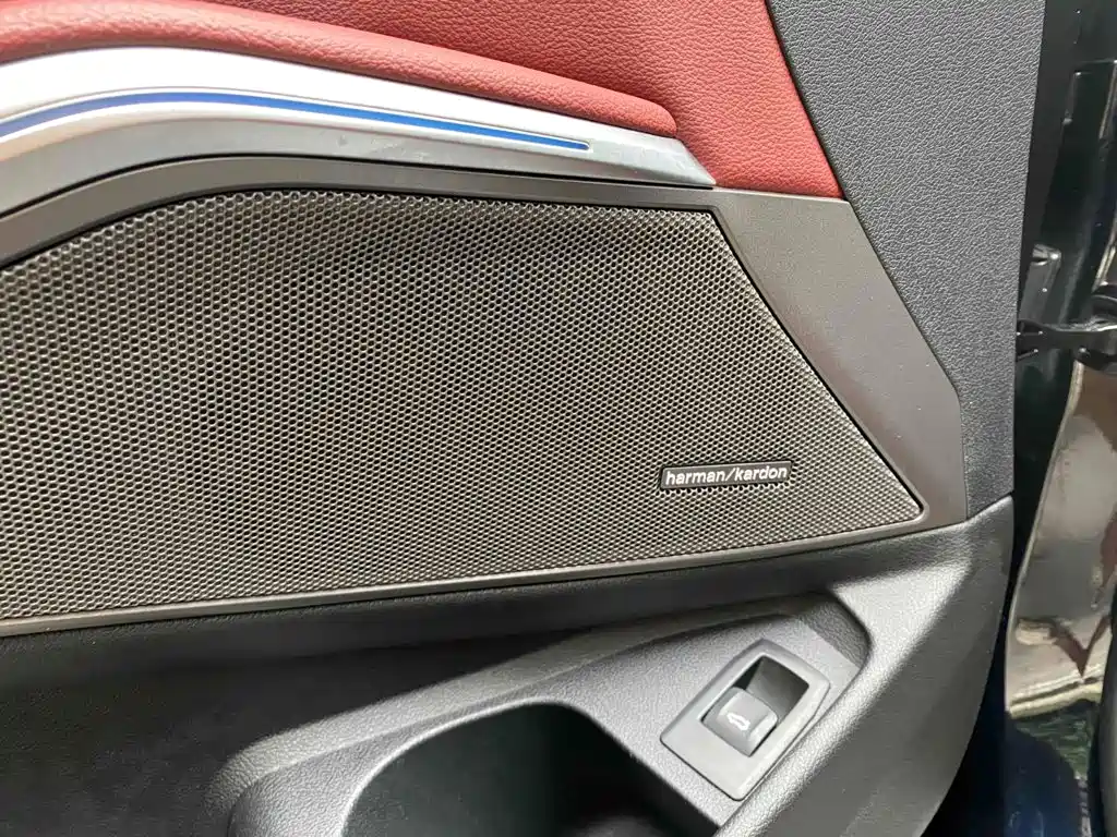 BMW 3 Series 2023 — фото 14