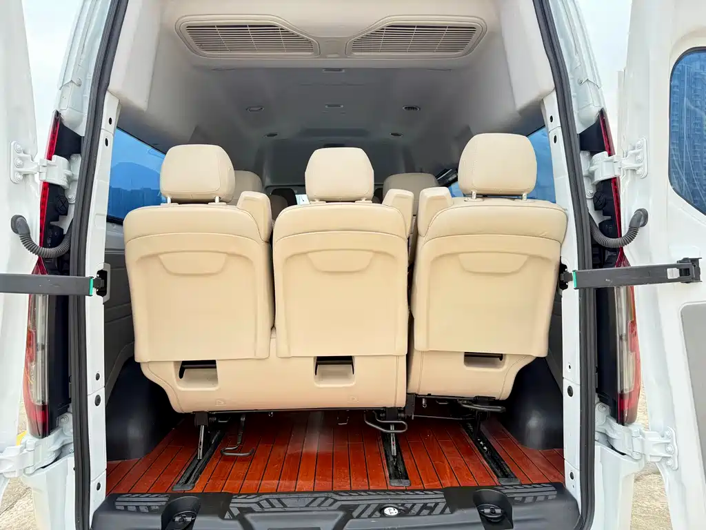 Ford Transit 2023 — фото 10
