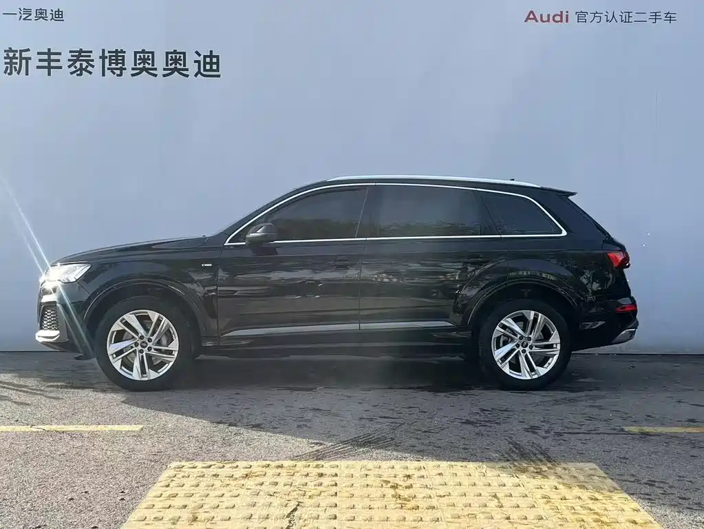 Audi Q7 2023 — фото 3