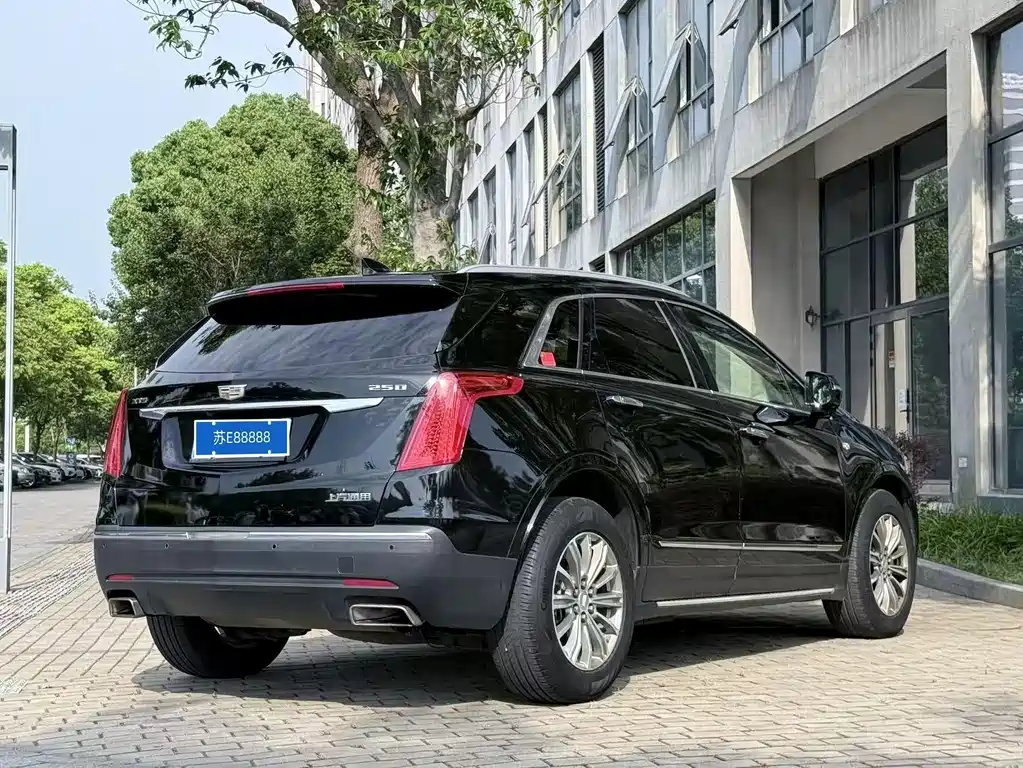 Cadillac XT5 2018 — фото 10