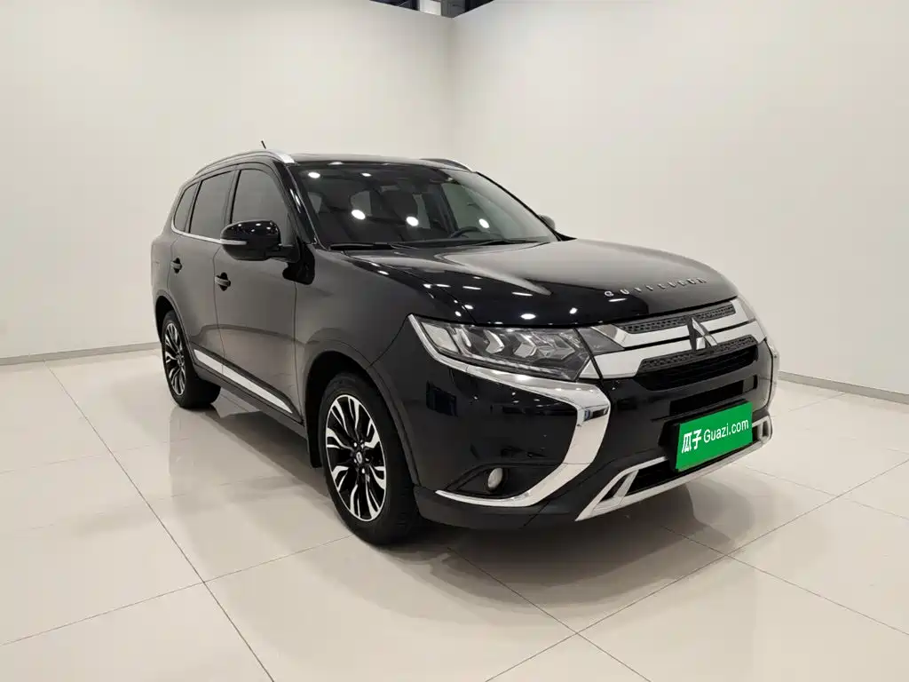 Mitsubishi Outlander 2019 — фото 3
