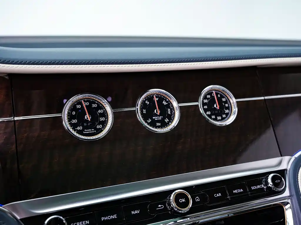 Bentley Flying Spur 2021 — фото 17