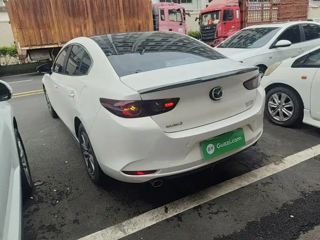 Mazda 3 Axela 2023