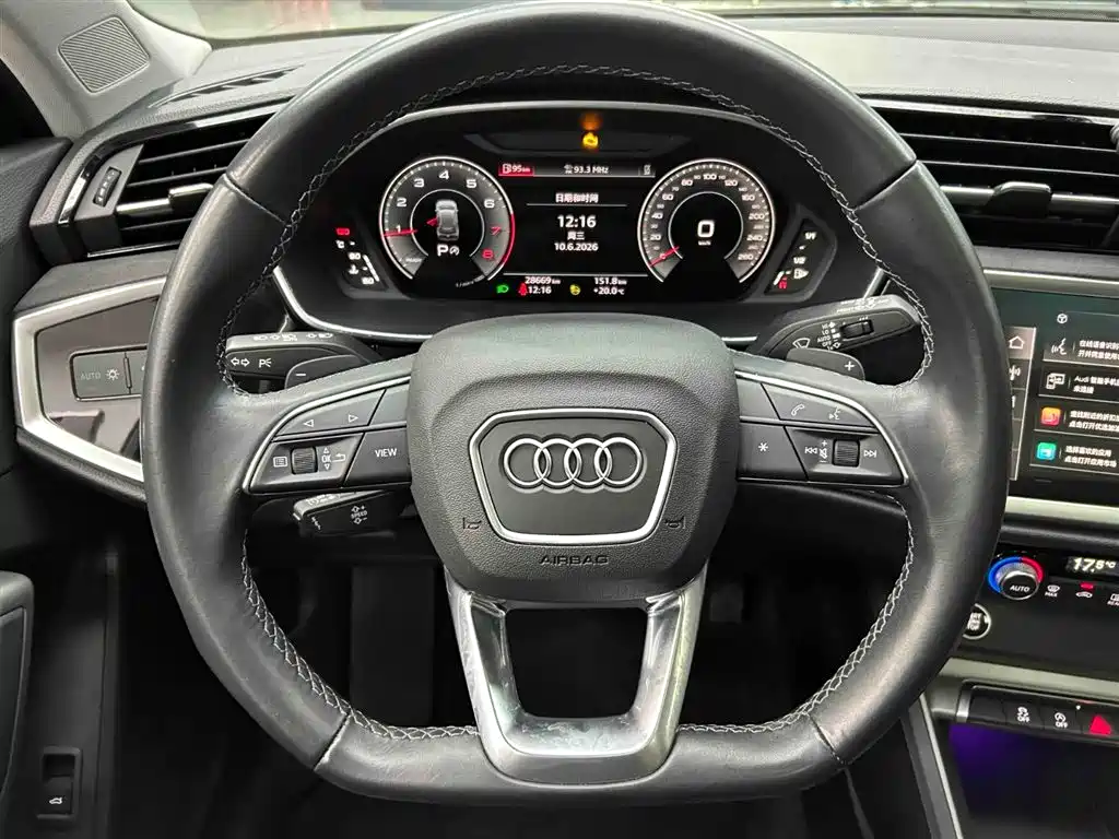 Audi Q3 2022 — фото 3