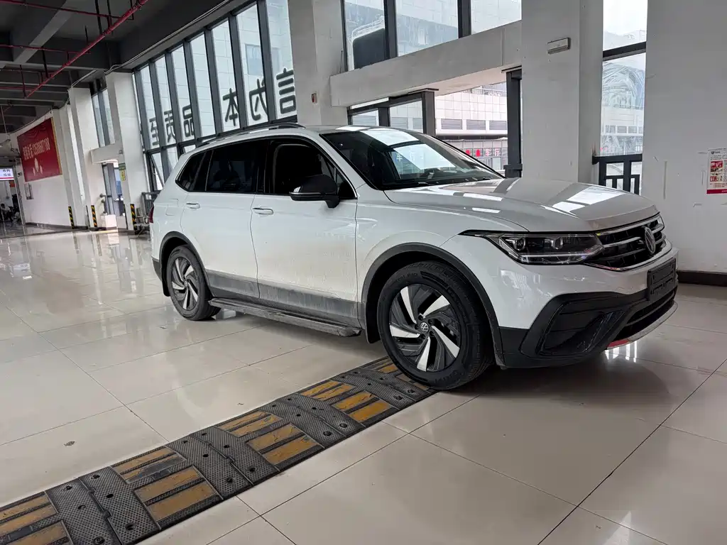 Volkswagen Tiguan L 2025 — фото 2