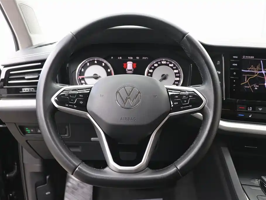 Volkswagen Touareg 2022 — фото 15
