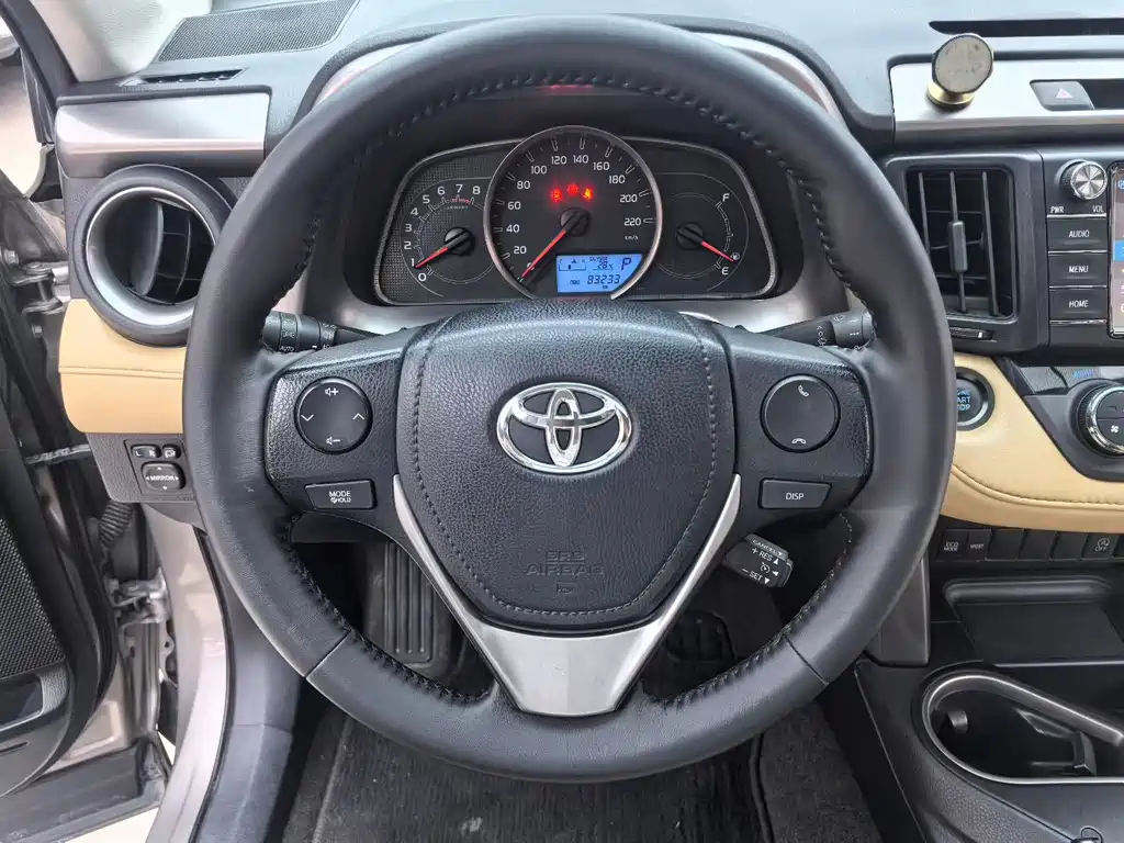 Toyota RAV4 2018 — фото 4