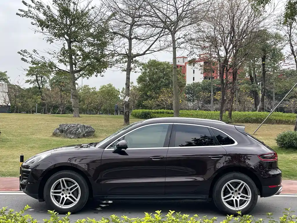 Porsche Macan 2018 — фото 15