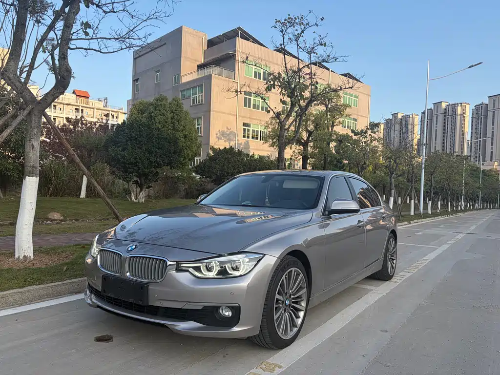 BMW 3 Series 2019 — фото 1